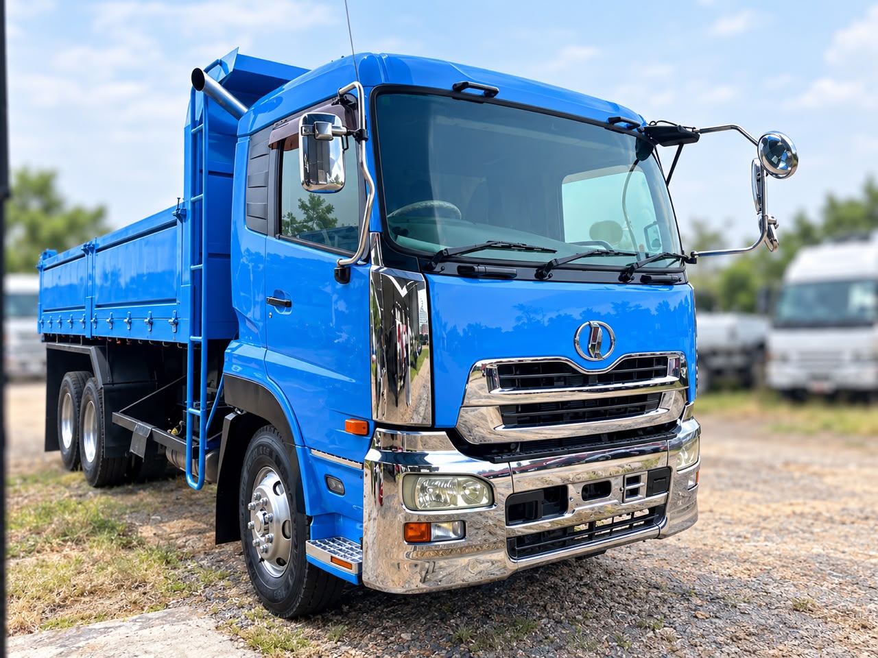 NISSAN CD4 (10TYRES) (EURO 4) TIPPER