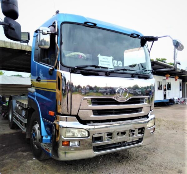 NISSAN PRIME MOVER 4X2
